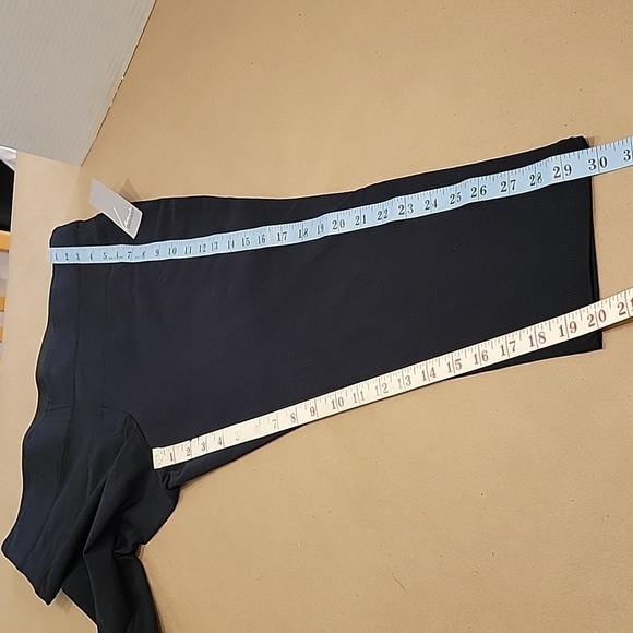 Lane Bryant, Size 14/16 Black Capri Legging.  NEW with Tag - Picture 6 of 11